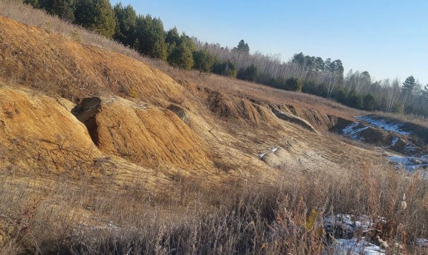 в амурской области незаконно добывали пгс на плодородной земле
